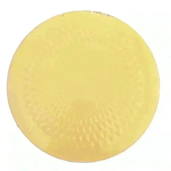 Vintage Kitsch Tin Hot Pad Trivet Courting Man and Woman 1950s - Picture 2 of 6